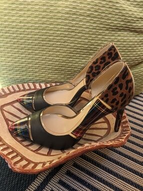 Jessica Simpson Black Pumps